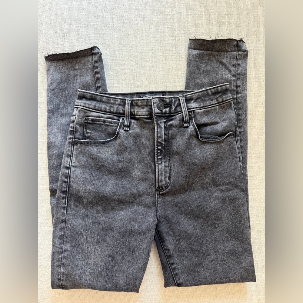Abercrombie and Fitch High Rise Skinny Jean “Washed Black” Size 2 regular
